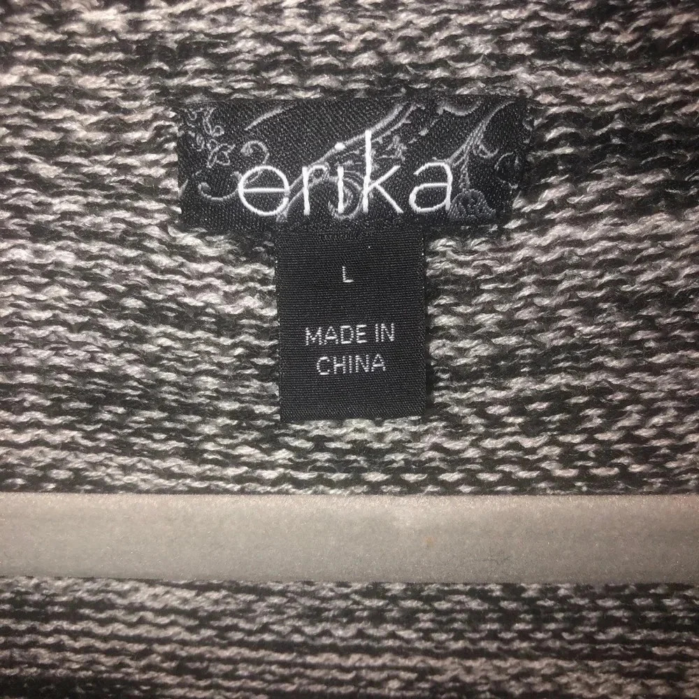 Erika women’s sweater/black &gray sz lg - Picture 2 of 3